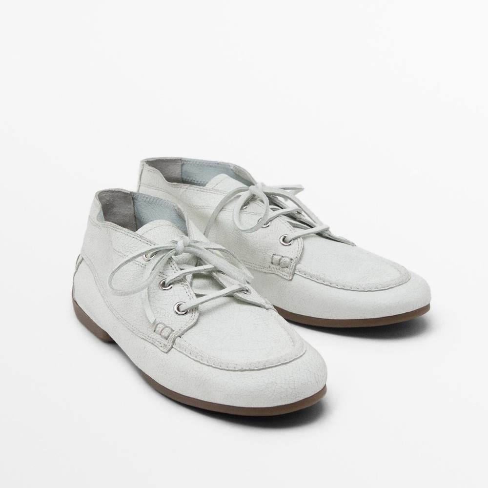 NWT. Massimo Dutti White Cracked Soft Leather Boot-Style Deck Shoes. Size 8.